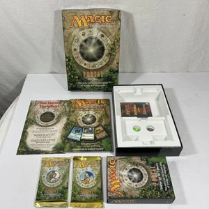 (NUOVO) 1997 Magic The Gathering Portal Confezione Regalo Starter Set Wizards Of The Coast - Foto 1 di 11