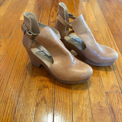 Free People Tan Cedar Leather Clog EU 41 US 10 Platform Wood Heel Buckle Strap - Image 1 of 4