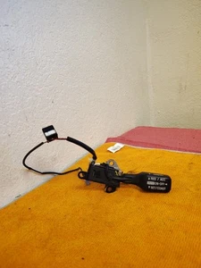 2002-2004 Toyota Camry Cruise Control Switch - Picture 1 of 3