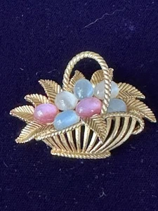 Vintage 1960s Crown Trifari Signed Pastel Cabochons Easter Egg Basket Brooch Pin - Picture 1 of 6