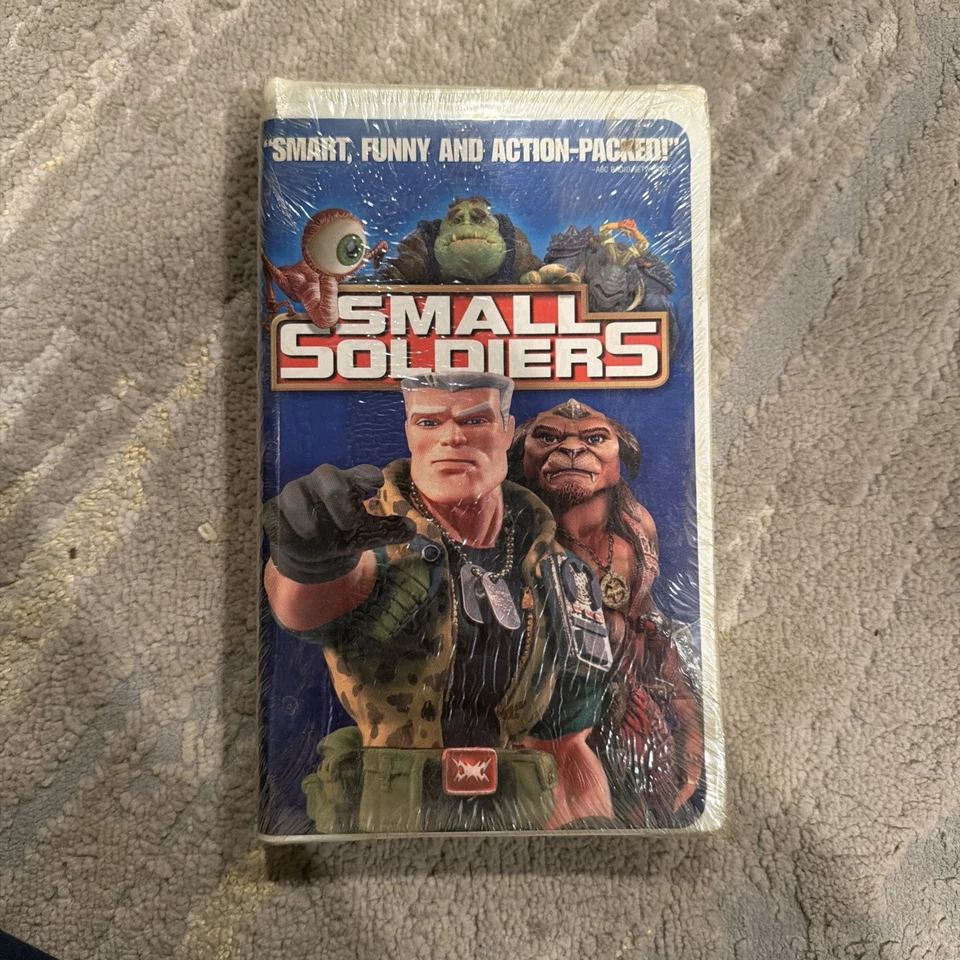 Small Soldiers 1998 VHS Clamshell Edition New - Image 1 of 4