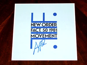 PETER HOOK OF NEW ORDER JOY DIVISION SIGNED MOVEMENT 12X12 ALBUM COVER PHOTO!!! - Bild 1 von 1