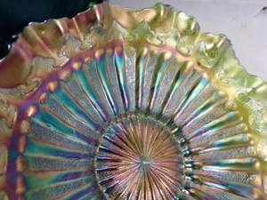 c1910 Millersburg green carnival glass bowl - Rays and Ribbons X14 - Picture 1 of 7