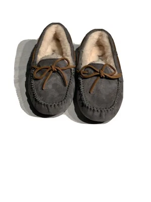 UGG DAKOTA PEWTER 5612 WOMAN’S SLIPPER/ MOCCASINS, SIZE 5 NEW 100% AUTHENTIC - Image 1 of 4