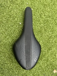 Fizik R1 Braided Carbon Rail Bicycle Saddle, Large, Black - Picture 1 of 10