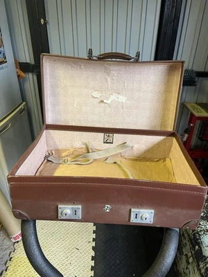 Vintage Suitcase - Image 1 of 4