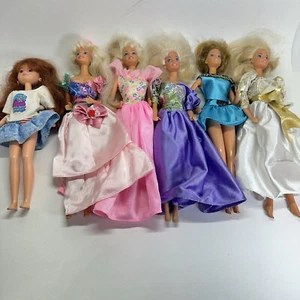 Barbie/Coole Tops Courtney Vintage Puppen mit Kleidern (Körper aus 60er-80er Jahren) - Bild 1 von 24