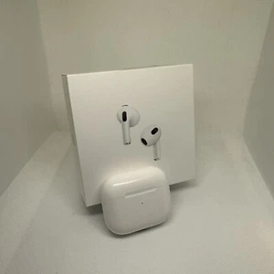Apple AirPods 3a generazione Cuffie Intrauricolari Senza Fili - Bianco - Foto 1 di 3