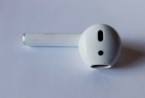 Original Apple AirPods 2nd Gen LEFT SIDE EARBUD ONLY A2031 - White - Picture 1 of 12