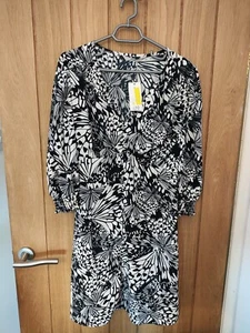 George At Asda Dress Black White Floral With Buttons Size 6 V Neck - Picture 1 of 4