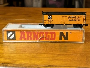 Frigorífico Arnold Santa Fe 40' escala N puerta única forrado de madera #26072 en estuche - Imagen 1 de 10