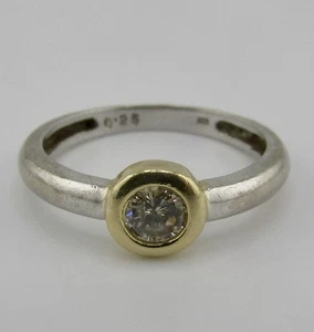 18ct White And Yellow Gold Diamond 0.25ct Solitaire Ring, Size P, 3.26g - Picture 1 of 7