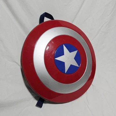 Mochila Escudo Coleccionable Marvel Age Of Ultron Capitán América de Thinkgeek Foto 1 de 4