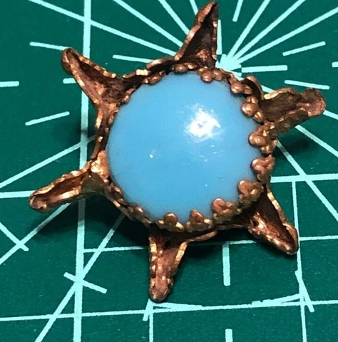 ANTIQUE TURQUOISE BUTTON Cover