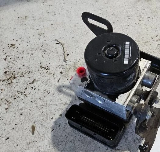 2009-2010 JEEP GRAND CHEROKEE ABS Anti-Lock Brake Pump Assembly OEM 09-10 - Image 1 of 1