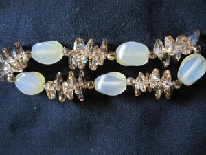 Crystal beads Expandable Bracelet - Picture 1 of 5
