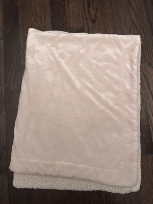 Детское одеяло SL Home Fashions цвета слоновой кости с тиснением звезды 119741 цвет белый шерпа - Изображение 1 из 4