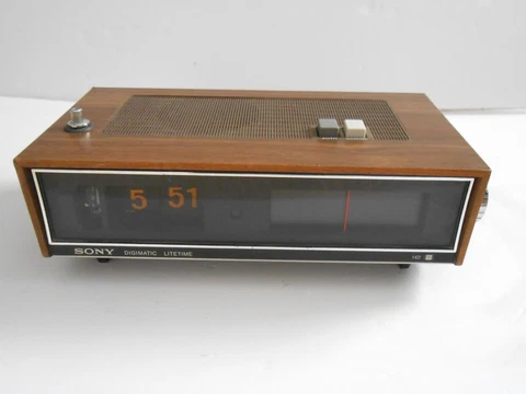 Vintage Sony TFM-C720W Digimatic Litetime Flip Clock Radio Cover