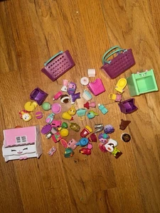 Lote de accesorios y figuras Shopkins - Imagen 1 de 5