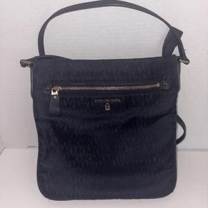 Cartera Bandolera Michael Kors Negra Resistente a Manchas y Agua con Tarjeta de Cuidado - Imagen 1 de 8