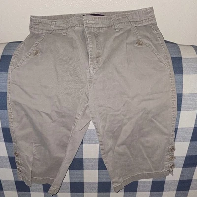 Шорты женские Gloria Vanderbilt размер 10 бежевые/кремовые длина 3/4/капри на пуговицах - Изображение 1 из 3