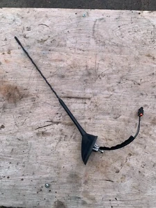 ✅ FORD FOCUS MK3 1.0 PETROL 2011 - 2015 AERIAL ANTENNA - Imagen 1 de 2