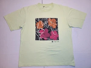 Camiseta Uniqlo UT Andy Warhol I Believe Media Is Art Flores Verdes Talla Mediana - Imagen 1 de 8
