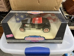 1932 Ford Street Rod Black Car Red Interior 1/18 American Muscle NIB In Box - Picture 1 of 8