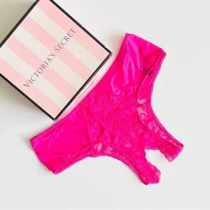 LARGE Victoria’s Secret Very Sexy pink lace satin crotchless cheeky panties - Picture 1 of 4