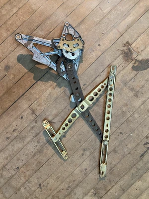 Regulador ventana delantera izquierda mercedes-benz w123 (280e 300d 300td) oem 1237202746 Foto 1 de 4