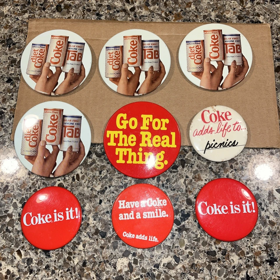 Botones redondos Coca-Cola años 70 Coca-Cola...total de 9 botones Foto 1 de 1