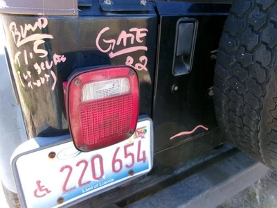 Used Rear Cargo Door Door Assembly Back fits: 2001 Jeep Wrangler lower w/o vent Foto 1 de 4