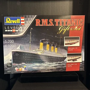 REVELL 05727 R.M.S. TITANIC GIFT SET MODEL KIT-NIB-1:700 & 1:1200 SCALE - Picture 1 of 6