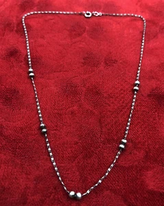 Schlichte Halskette mit kleinen Metallperlen Silber   Unisex 40 cm lang  - Bild 1 von 5
