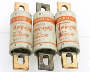 [Lotto di 3] Gould Shawmut Amp-Trap A60Z250 250 A Tipo 4 Fusibile - Foto 1 di 1