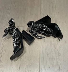Alice and Olivia Block Heel Sandal Size 7 - Picture 1 of 6
