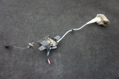 Bloqueo de cierre inferior del capó delantero OEM 99651105302 Porsche 911 Turbo 996 1999-05 Foto 1 de 4