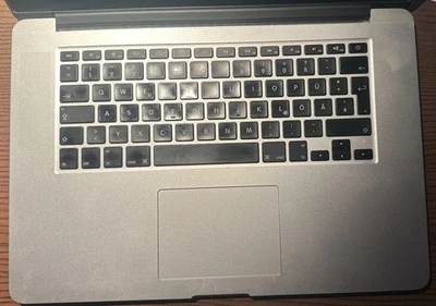 Apple MacBook Pro 15"  MID-2015 A1398 16GB RAM 256GB SSD Silber MJLQ2LL/A - Bild 1 von 4