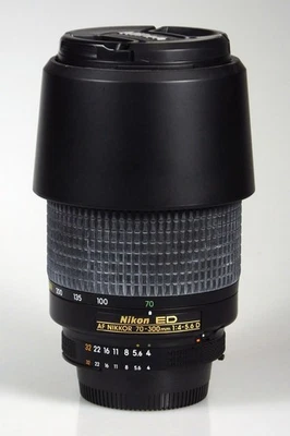 Nikon 70-300mm f/4.0-5.6 ED AF-Nikkor D Lens with Caps + HB-15 Hood - Image 1 of 4