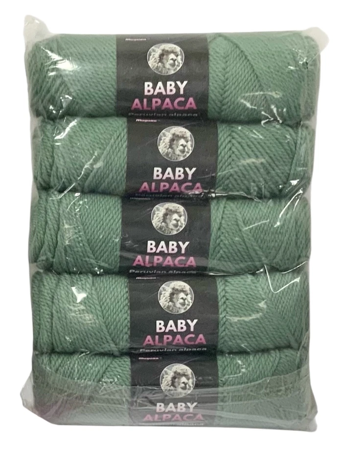 5 Baby Alpaca Peruvian Skein Green 95% Acrylic 5% Warm 154 yd Yarn - Image 1 of 1