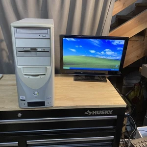 Asus Desktop AMD Athalon XP 2000 1.67GHz 512MB RAM Windows XP - Picture 1 of 10