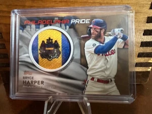 2022 Topps #CFP-BH Bryce Harper /75 Philadelphia Pride City Flag Patch - Bild 1 von 2