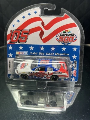 EQUIPO CALIBRE 47th Daytona 500 edición de coche #24 1:64 fundido a presión 2005 Monte Carlo #05 Foto 1 de 3