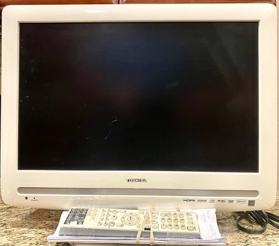 Toshiba 19LV50KW LCD TV DVD Player Combo White HDMI.   Perfect For Gaming!! - Image 1 of 4