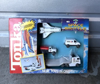 De colección Tonka 2001 Tough Ones NASA Transbordador Espacial Set de Regalo Camión Acero Discovery Juguete Foto 1 de 4