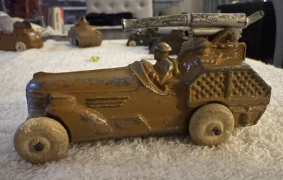 Vintage 1930's Barclay Manoil Slush Anti-Aircraft Gun Military Vehicle Set Of 3 - Image 1 of 4
