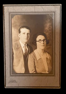 Antique Photograph of a Couple on Christmas 1928 Tickner 502-Sheldon Louisville - Picture 1 of 7