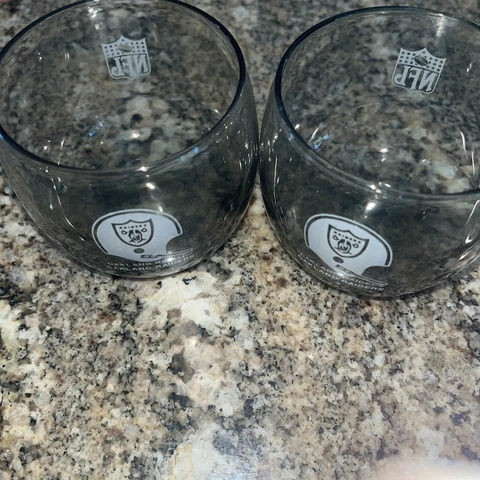 Oakland Raiders Glasses ~Vintage 1970's NFL Set of Two~Very Good Used Condition Cover