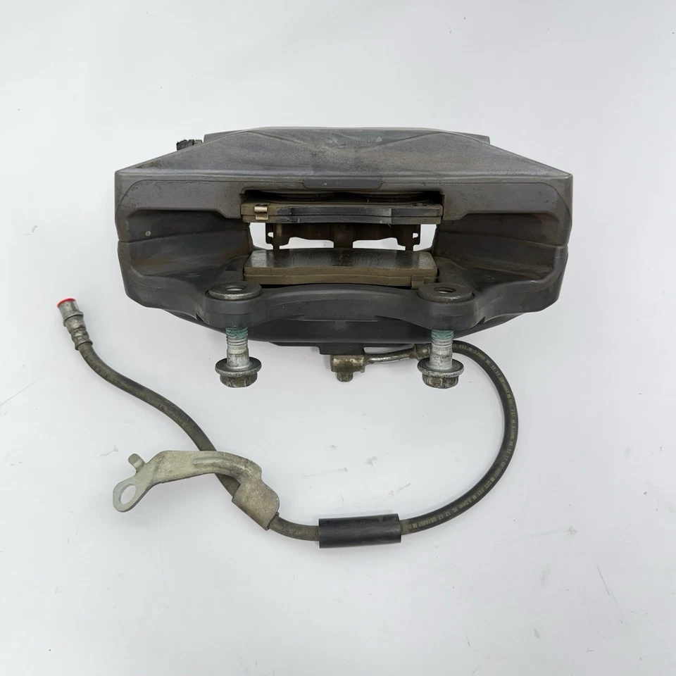 Pinza de freno delantera derecha del lado del pasajero Cadillac XTS 2013-2019 FABRICANTE DE EQUIPOS ORIGINALES Foto 1 de 4