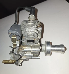 Motor TAS 2 tiempos vintage hecho en Japón - convertido a avión RC - sin probar RARO - Imagen 1 de 20